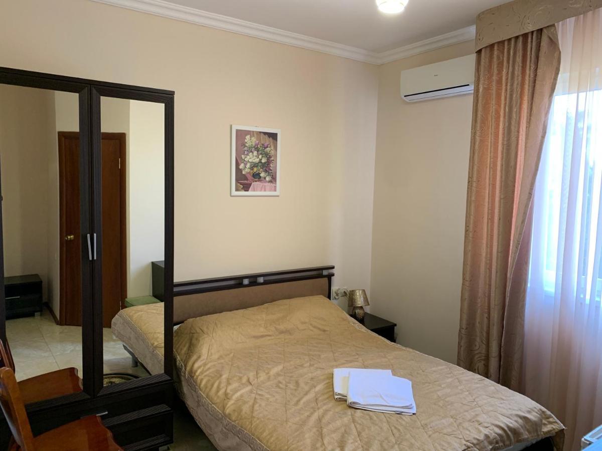 Guest House Aphyn Leto 가그라 외부 사진