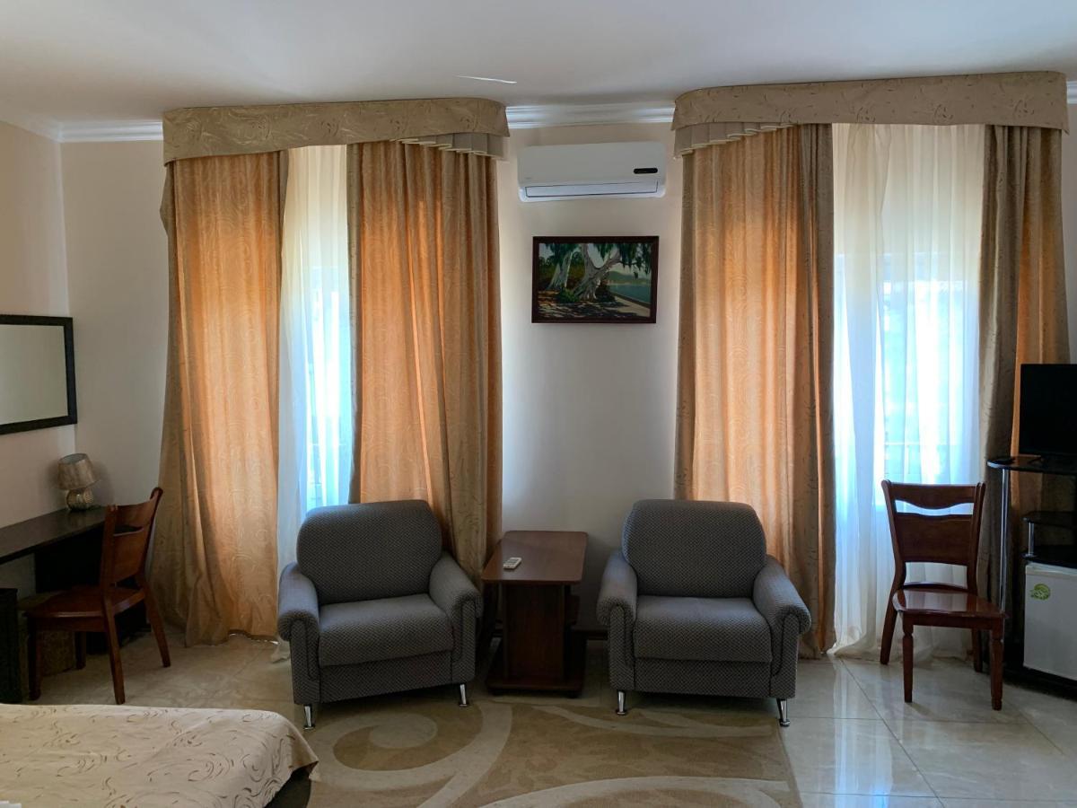 Guest House Aphyn Leto 가그라 외부 사진