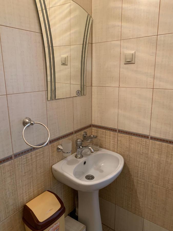 Guest House Aphyn Leto 가그라 외부 사진
