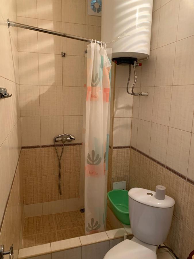Guest House Aphyn Leto 가그라 외부 사진